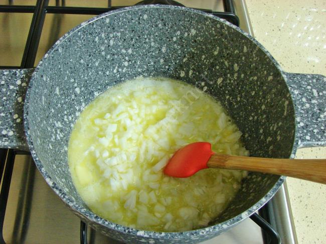 Havuçlu Mantar Çorbası - Yapılışı (3/16) 