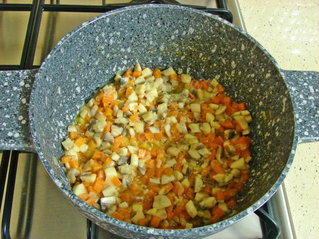 Havuçlu Mantar Çorbası - Yapılışı (7/16) 