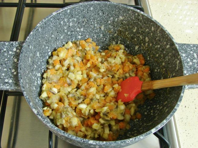 Havuçlu Mantar Çorbası - Yapılışı (9/16) 