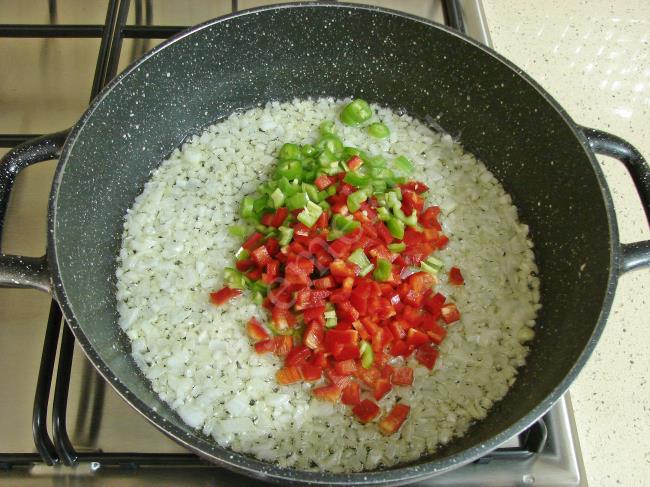 Salçalı Sebzeli Bulgur Pilavı - Yapılışı (4/16) 