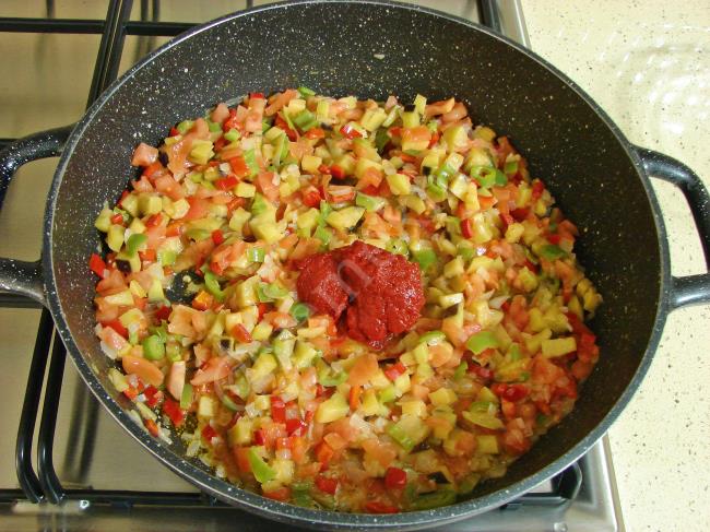 Salçalı Sebzeli Bulgur Pilavı - Yapılışı (8/16) 