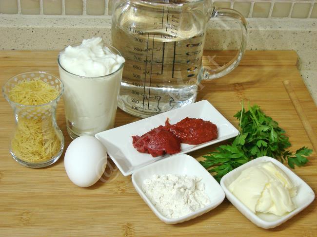 Salçalı Yoğurt Çorbası - Yapılışı (1/12) 