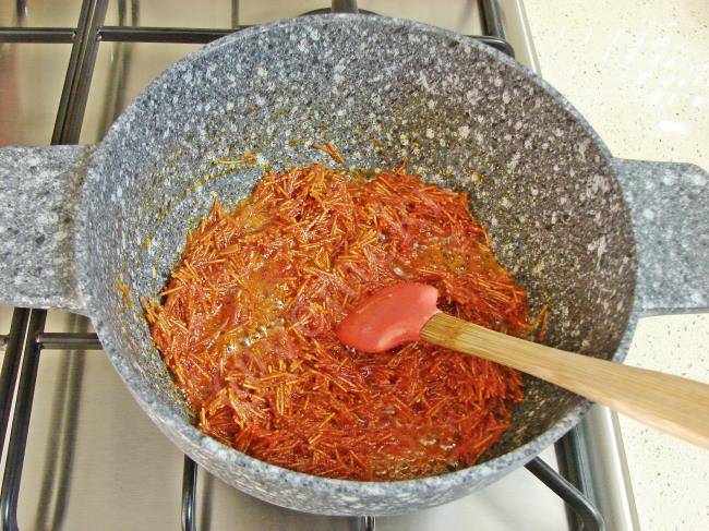 Salçalı Yoğurt Çorbası - Yapılışı (4/12) 