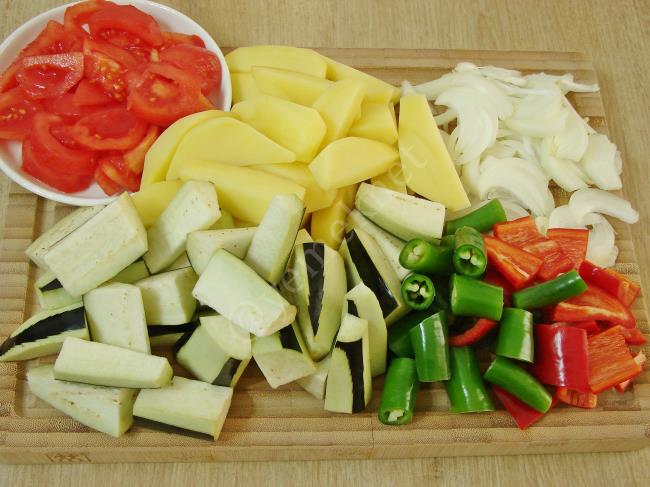 Tavuklu Tepsi Kebabı - Yapılışı (2/16) 