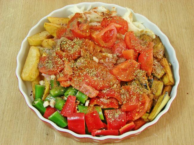 Tavuklu Tepsi Kebabı - Yapılışı (7/16) 