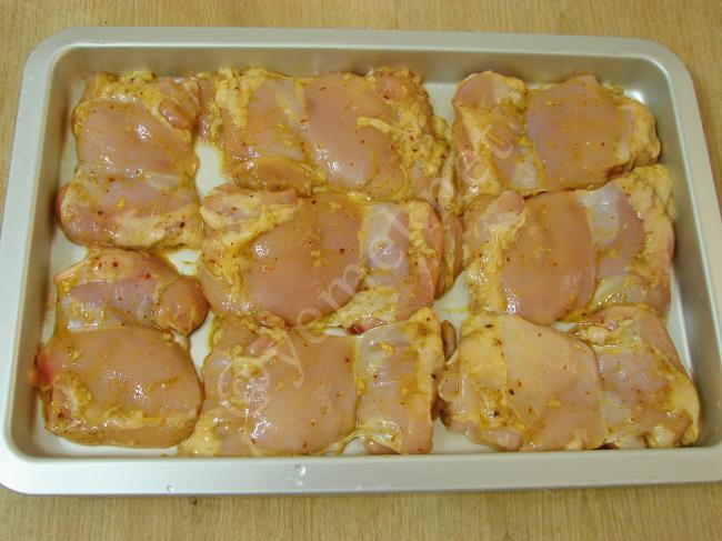 Fırında Salçalı Tavuk - Yapılışı (5/16) 