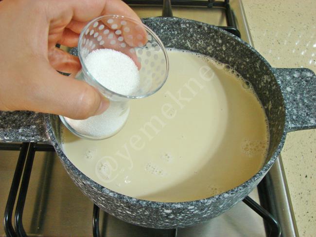 Helvalı Muhallebi - Yapılışı (7/12) 