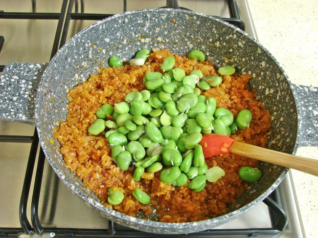 İç Baklalı Bulgur Pilavı - Yapılışı (7/12) 