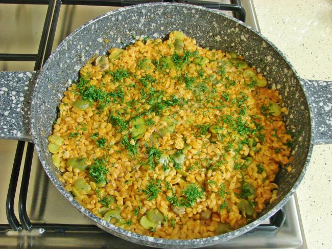 İç Baklalı Bulgur Pilavı - Yapılışı (9/12) 