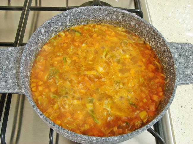 Karnabahar Yaprağı Çorbası - Yapılışı (9/16) 