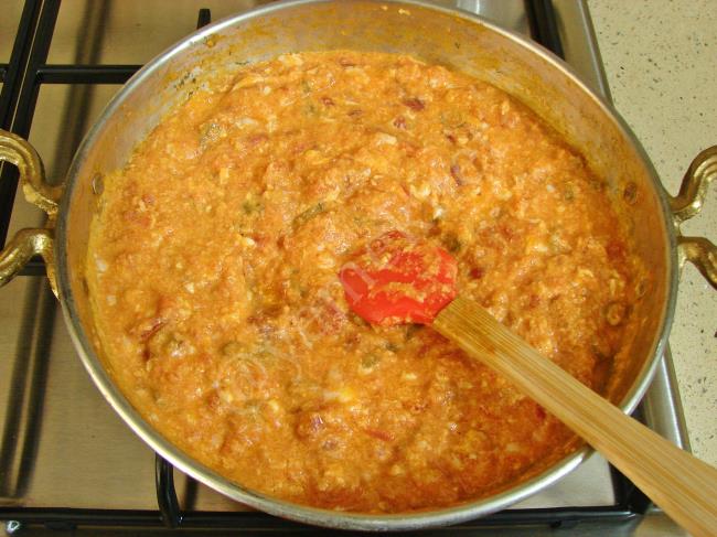Soğansız Menemen - Yapılışı (9/12) 