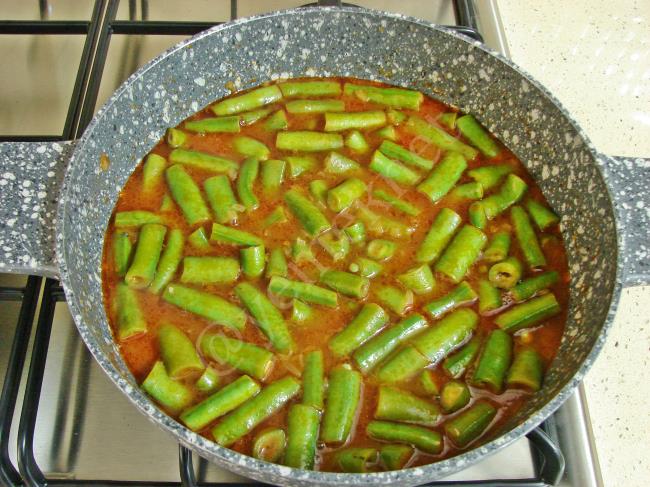 Taze Bakla Yemeği - Yapılışı (11/16) 