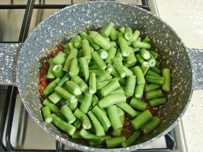 Taze Bakla Yemeği - Yapılışı (9/16) 