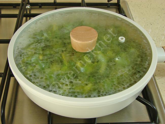 Yumurtalı Çiriş Otu Kavurması - Yapılışı (8/12) 