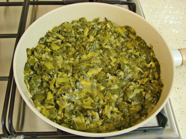 Yumurtalı Çiriş Otu Kavurması - Yapılışı (9/12) 