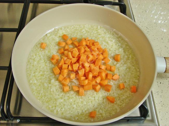 Zeytinyağlı Bezelye - Yapılışı (3/12) 