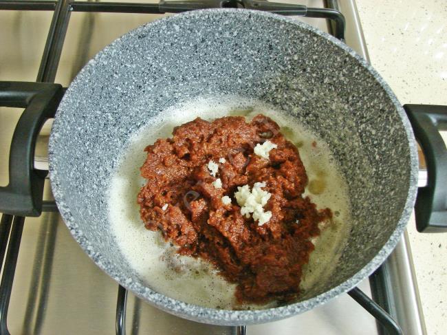 Kuru Domates Çorbası - Yapılışı (6/12) 