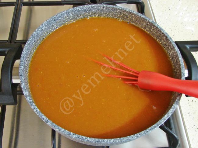 Kuru Domates Çorbası - Yapılışı (8/12) 