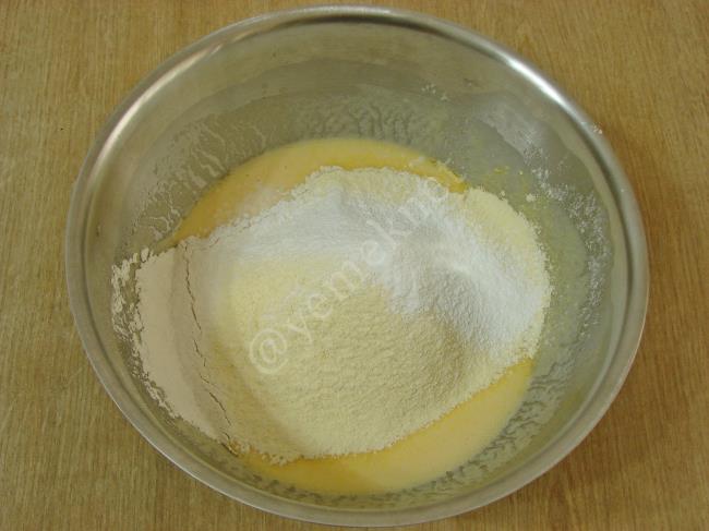 Yufkasız Pırasa Böreği - Yapılışı (5/12) 