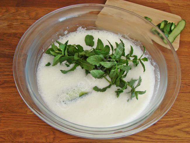 Diyarbakır Usulü Ayran - Yapılışı (8/12) 