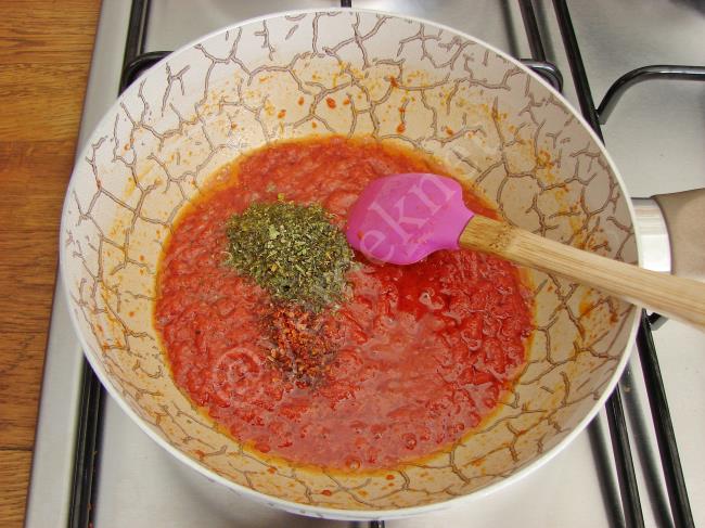 Makarna Mantısı - Yapılışı (8/16) 