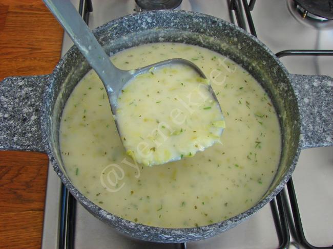 Terbiyeli Kabak Çorbası - Yapılışı (9/12) 