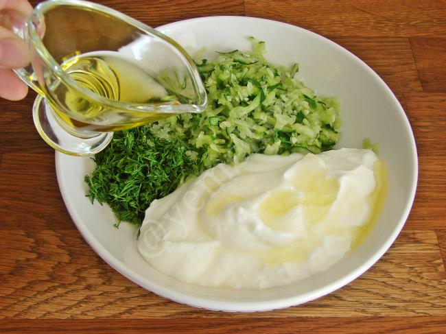 Tzatziki (Yunan Cacığı) - Yapılışı (8/12) 