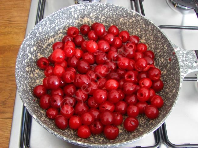 Vişneli Dondurma - Yapılışı (3/16) 