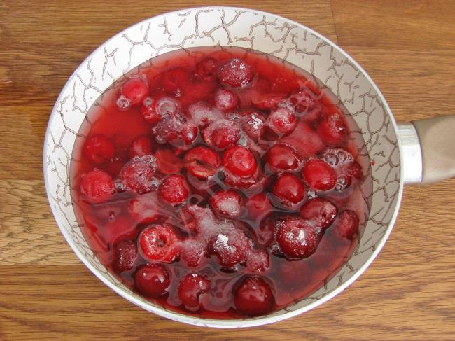 Vişneli İrmik Tatlısı - Yapılışı (10/20) 