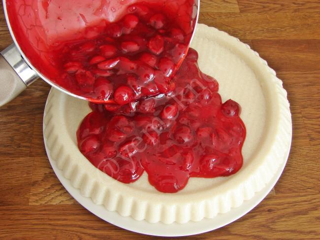 Vişneli İrmik Tatlısı - Yapılışı (16/20) 