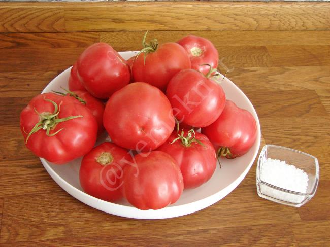 Çiğden Domates Konservesi - Yapılışı (1/12) 