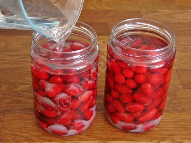 Kızılcık Konservesi - Yapılışı (5/8) 