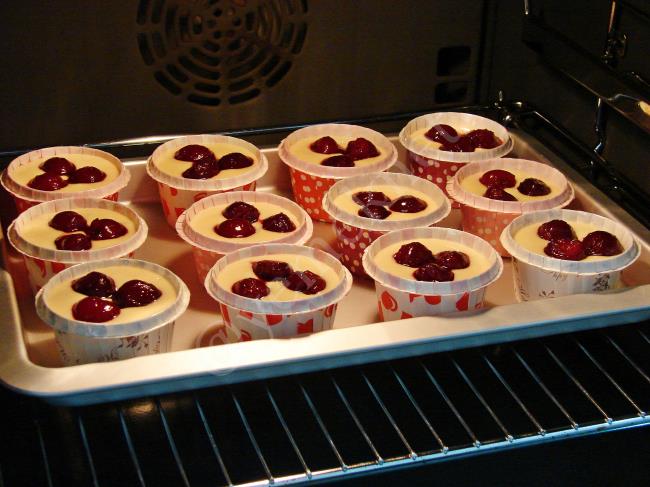 Vişneli Muffin - Yapılışı (10/12) 
