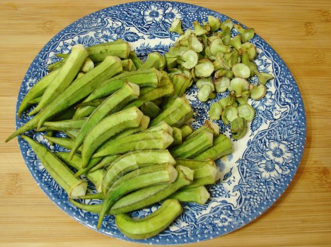 Yumurtalı Bamya Kızartması - Yapılışı (2/12) 