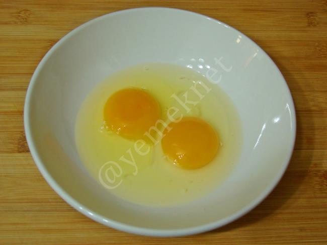 Yumurtalı Bamya Kızartması - Yapılışı (3/12) 