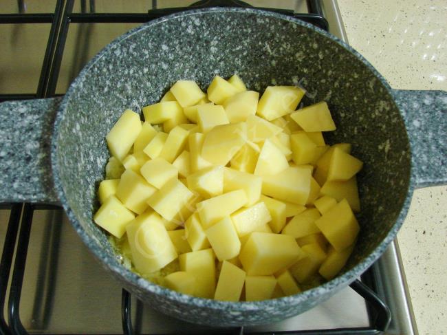 Nohutlu Patates Çorbası - Yapılışı (4/12) 