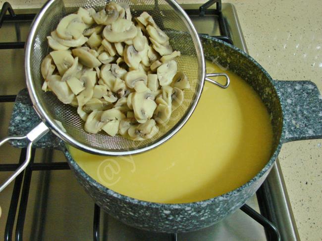Patatesli Mantar Çorbası - Yapılışı (11/16) 