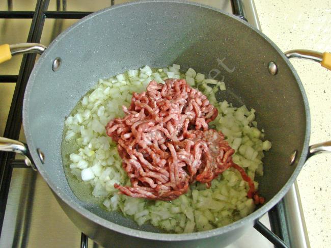 Kıymalı Lahana Çorbası - Yapılışı (4/16) 