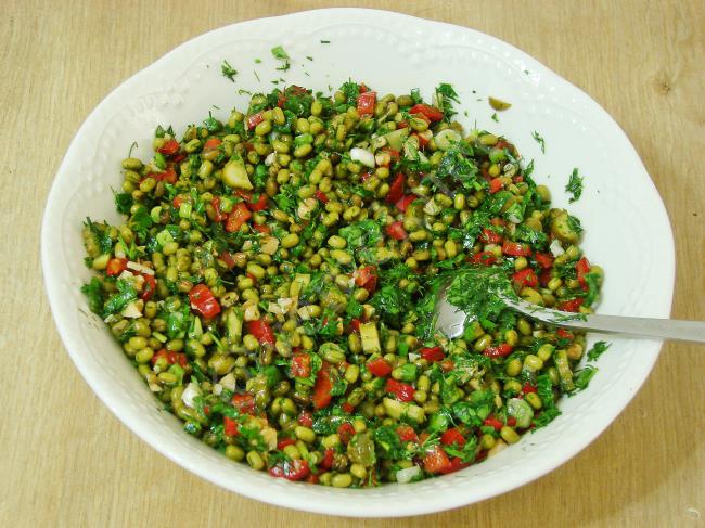 Maş Fasulyesi Salatası - Yapılışı (9/12) 