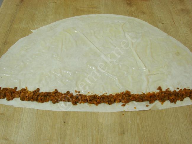 Mercimekli Börek - Yapılışı (11/20) 