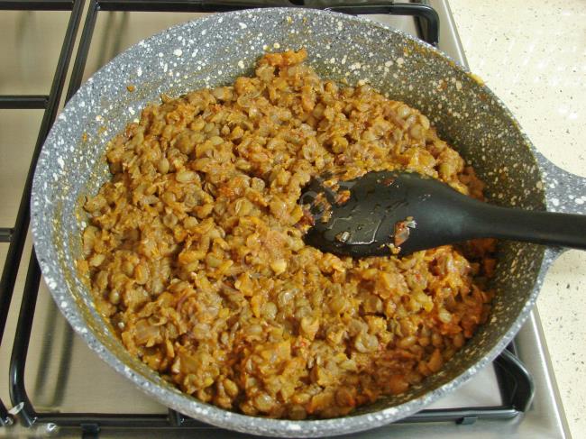 Mercimekli Börek - Yapılışı (6/20) 