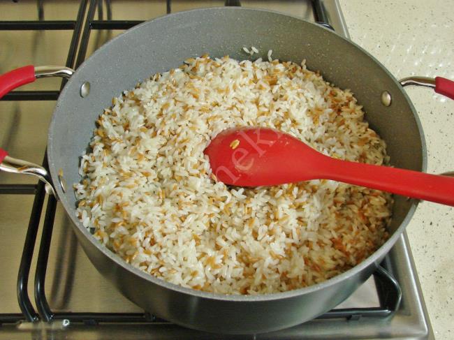 Tavuk Suyu İle Pilav - Yapılışı (11/16) 