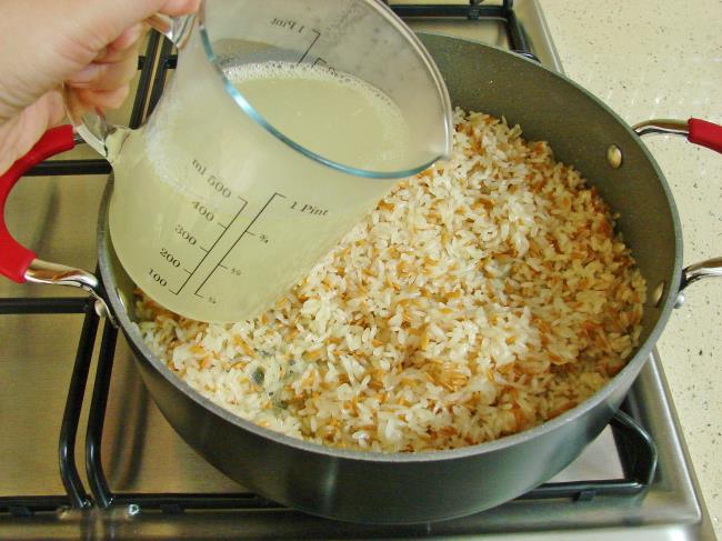 Tavuk Suyu İle Pilav - Yapılışı (12/16) 