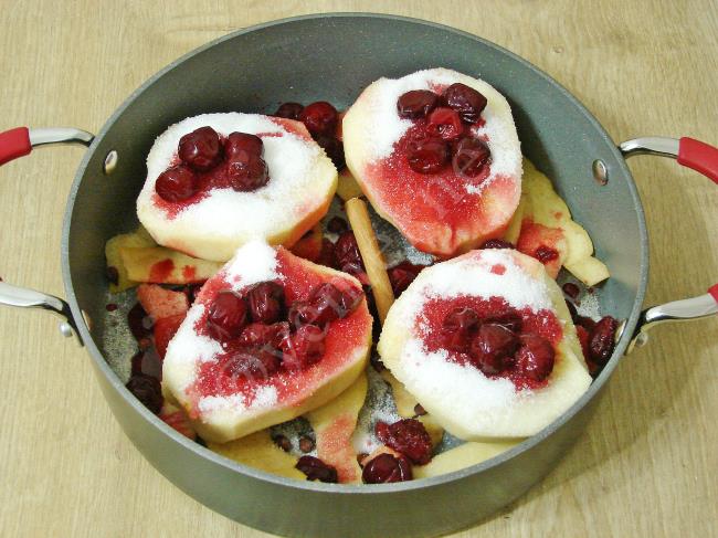 Vişneli Ayva Tatlısı - Yapılışı (7/16) 