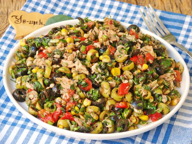 Ton Balıklı Zeytin Salatası - Yapılışı (8/8) 