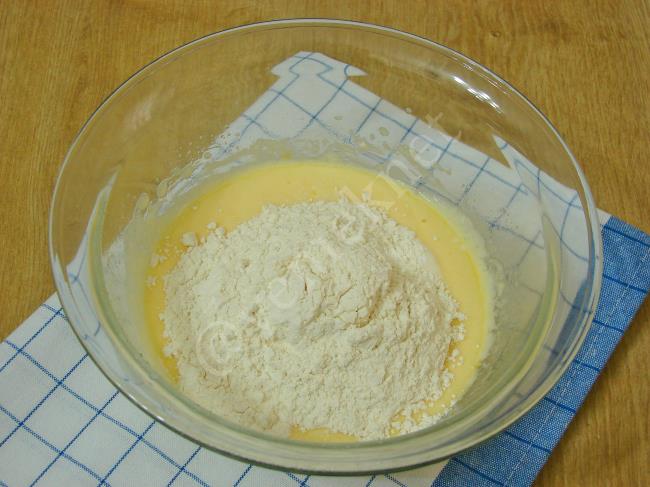 Yoğurtlu Pankek - Yapılışı (6/12) 