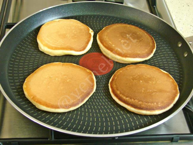 Yoğurtlu Pankek - Yapılışı (9/12) 