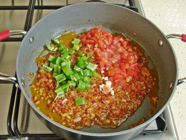 Mısırlı Bulgur Pilavı - Yapılışı (5/12) 