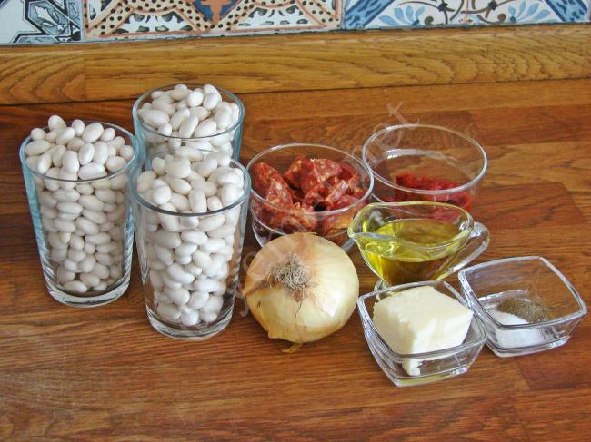 Sucuklu Süt Fasulyesi - Yapılışı (1/12) 