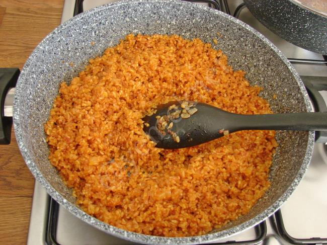 Zeytinyağlı Bulgur Pilavı - Yapılışı (6/12) 